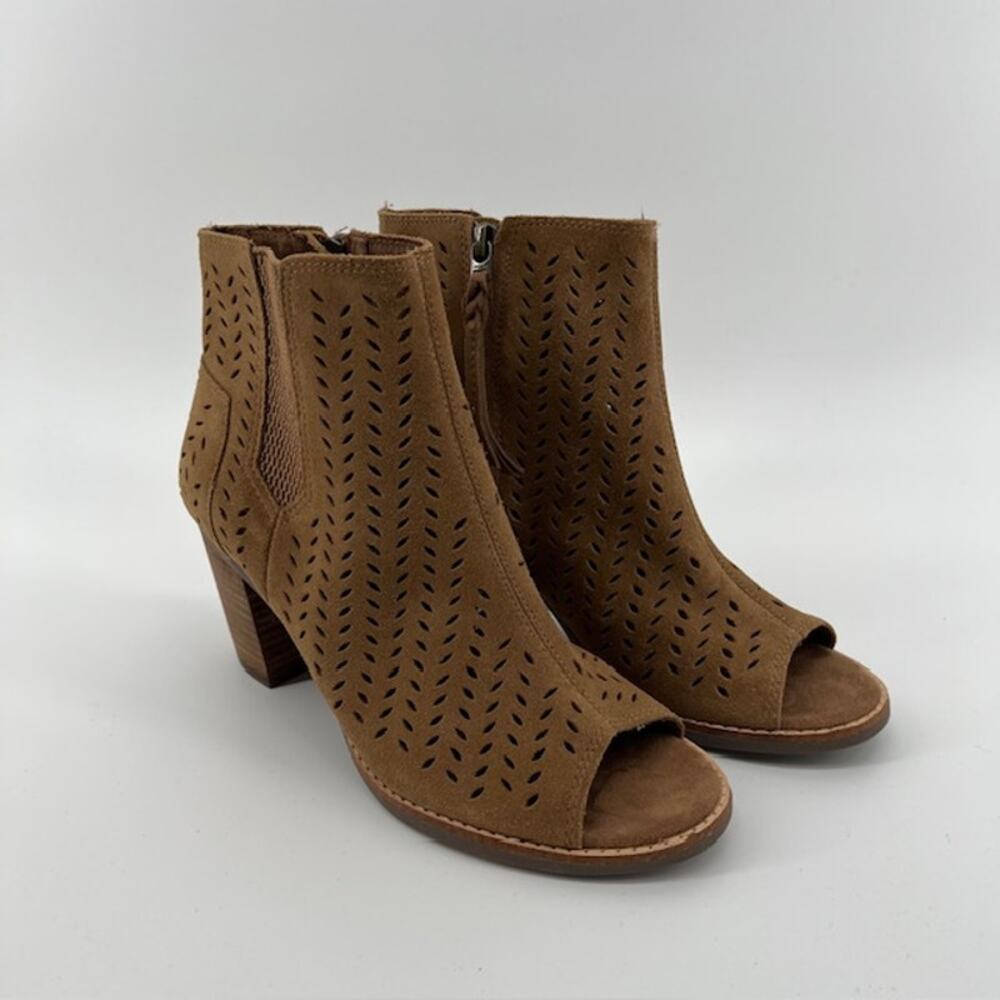 NWOB Toms Majorca Peep Toe Suede Bootie Womens 8 Tan Block Heel Side Zip Boho